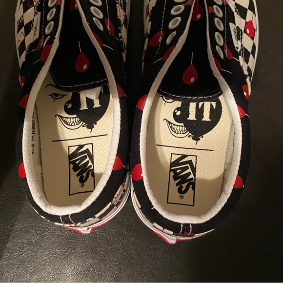 Vans house of terror era “it” pennywise shoes - Picture 5 of 7